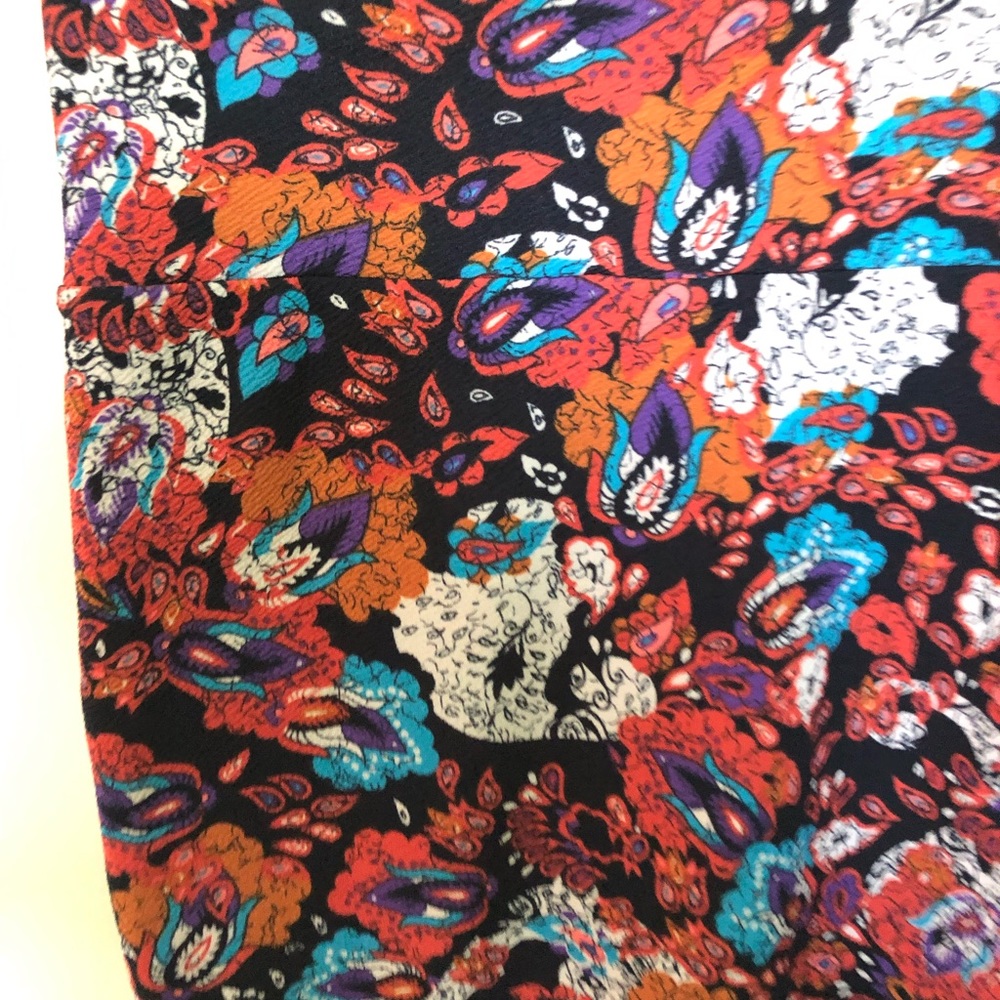 Lularoe Cassie - Picture 2 of 2